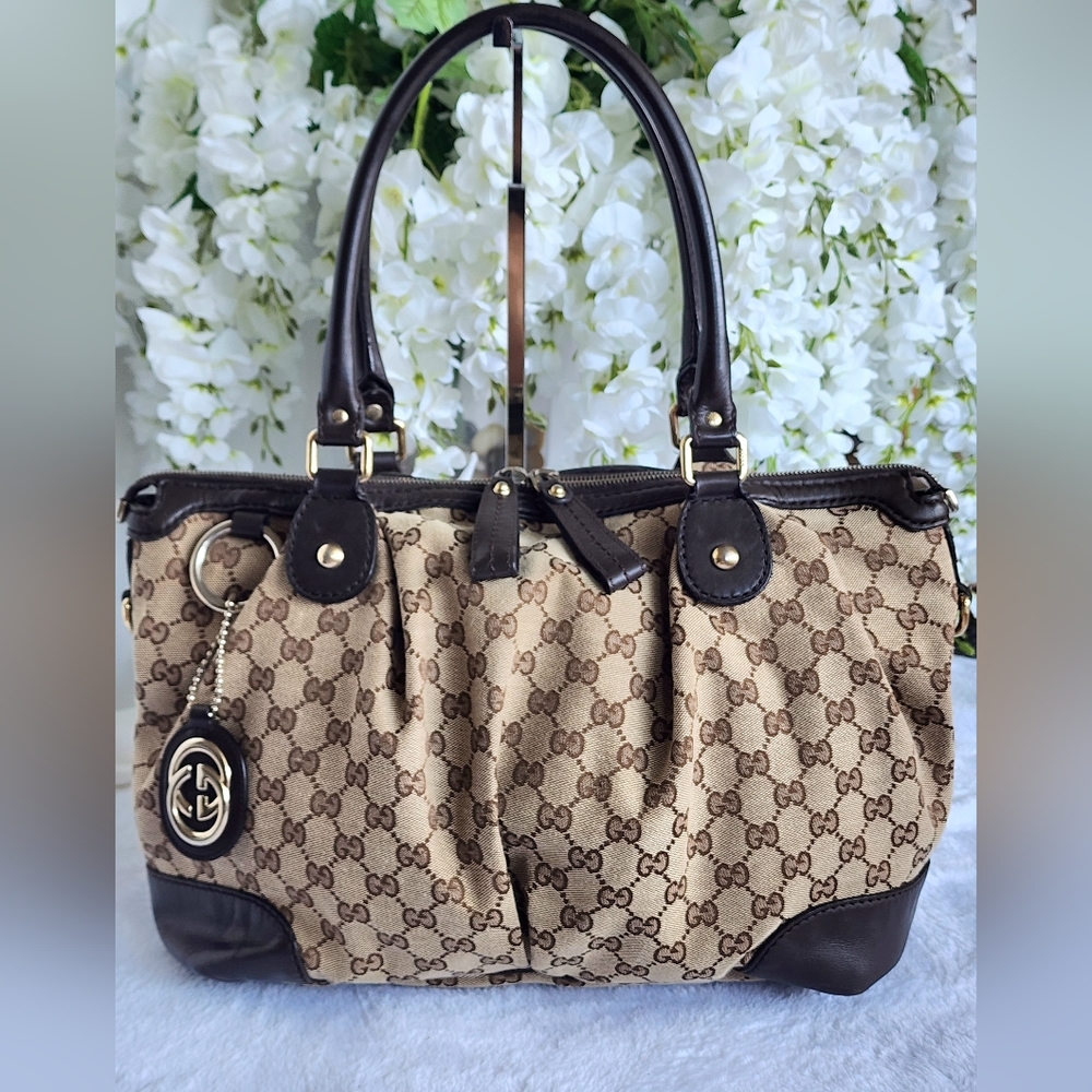 D40❤️Gucci GG Canvas Sukey Shoulder Bag